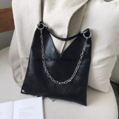 Women's retro leather shoulder bag female 2019 new ladies Messenger bag female cool large capacity solid color handbag