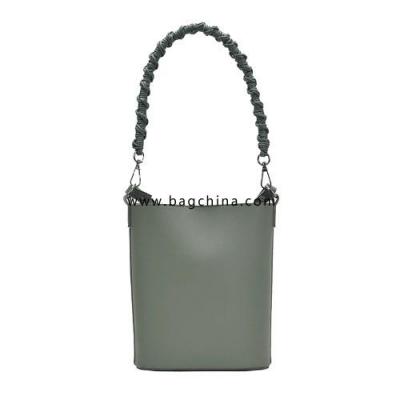 High sense hemp braided shoulder female bag 2020 new solid color magnetic buckle bag fashion handbag messenger bucket bag