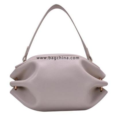 High sense French niche bag 2020 spring and summer new women's bag Messenger bag wild fashion shoulder bag handbag